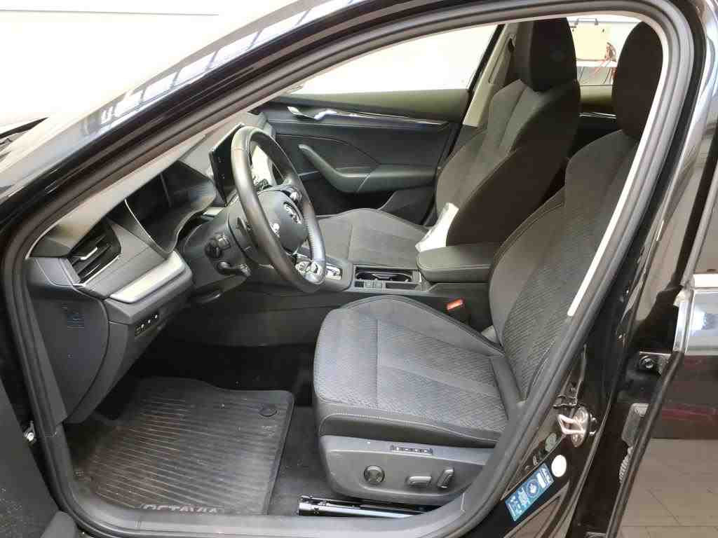 Skoda Octavia Combi Style 2.0TDI DSG Navi LED HuD ACC