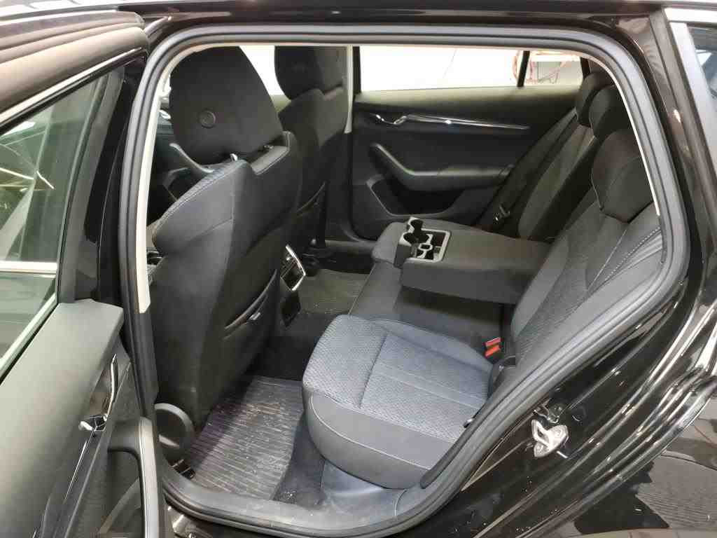 Skoda Octavia Combi Style 2.0TDI DSG Navi LED HuD ACC