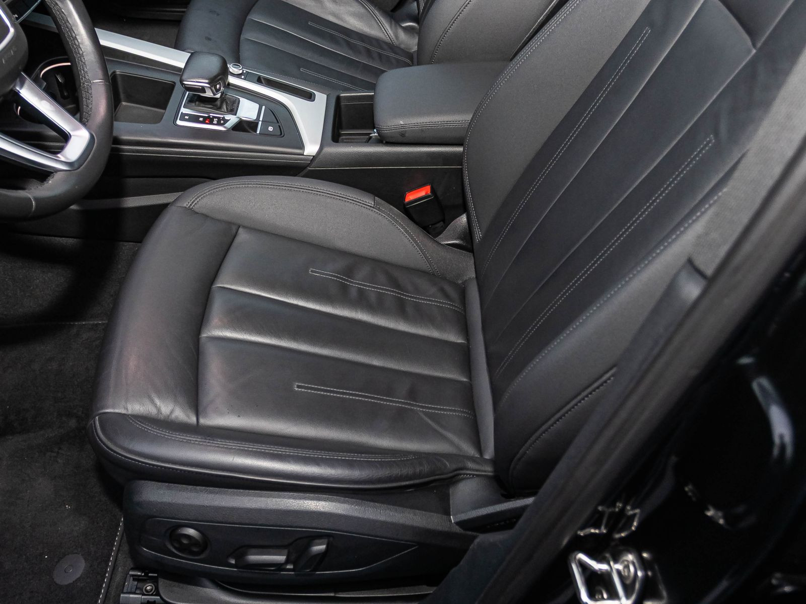 Audi A4 Avant Advanced 35TFSI Stronic Navi LED GRA AHK