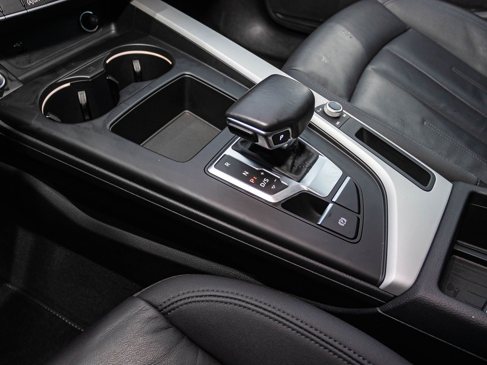 Audi A4 Avant Advanced 35TFSI Stronic Navi LED GRA AHK