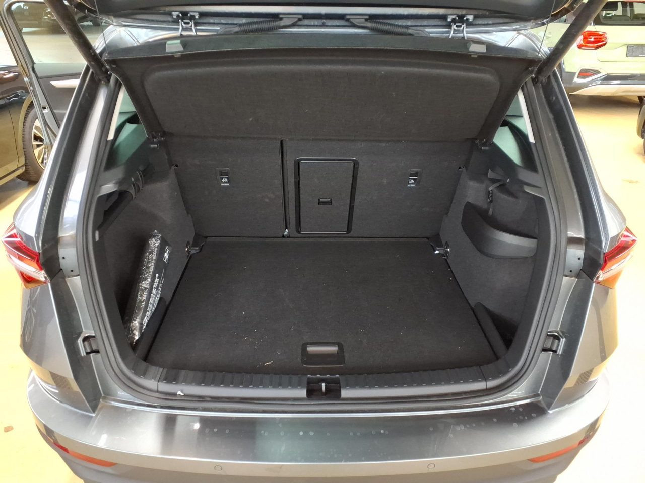 Skoda Karoq Selection Tour 1.5TSI Navi LED GRA EPH AHK