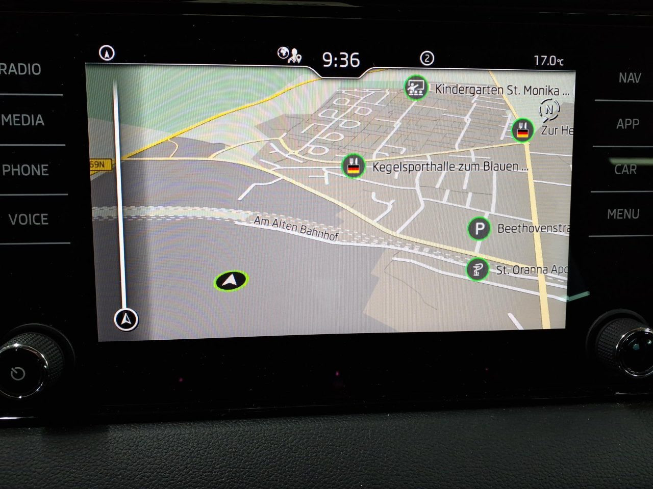 Skoda Karoq Selection Tour 1.5TSI Navi LED GRA EPH AHK