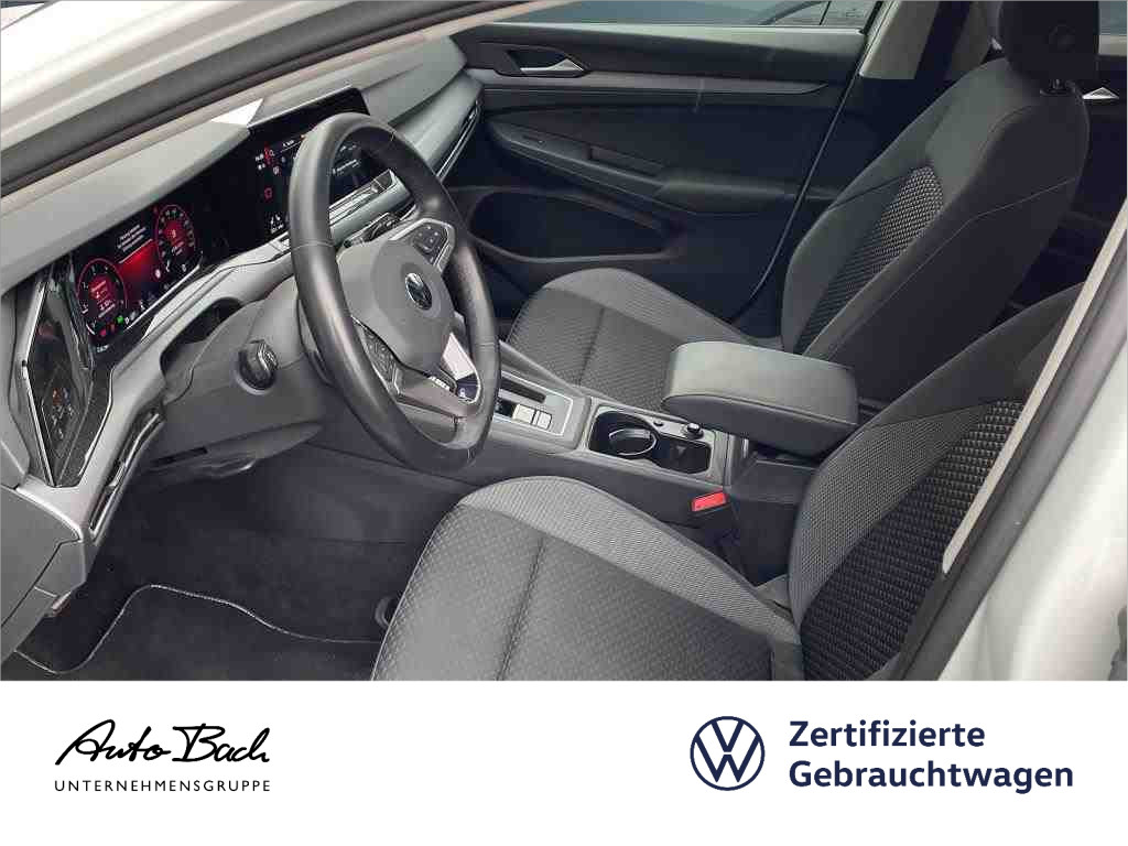 Volkswagen Golf VIII 2.0TDI Active DSG Navi LED HuD Panorama AHK