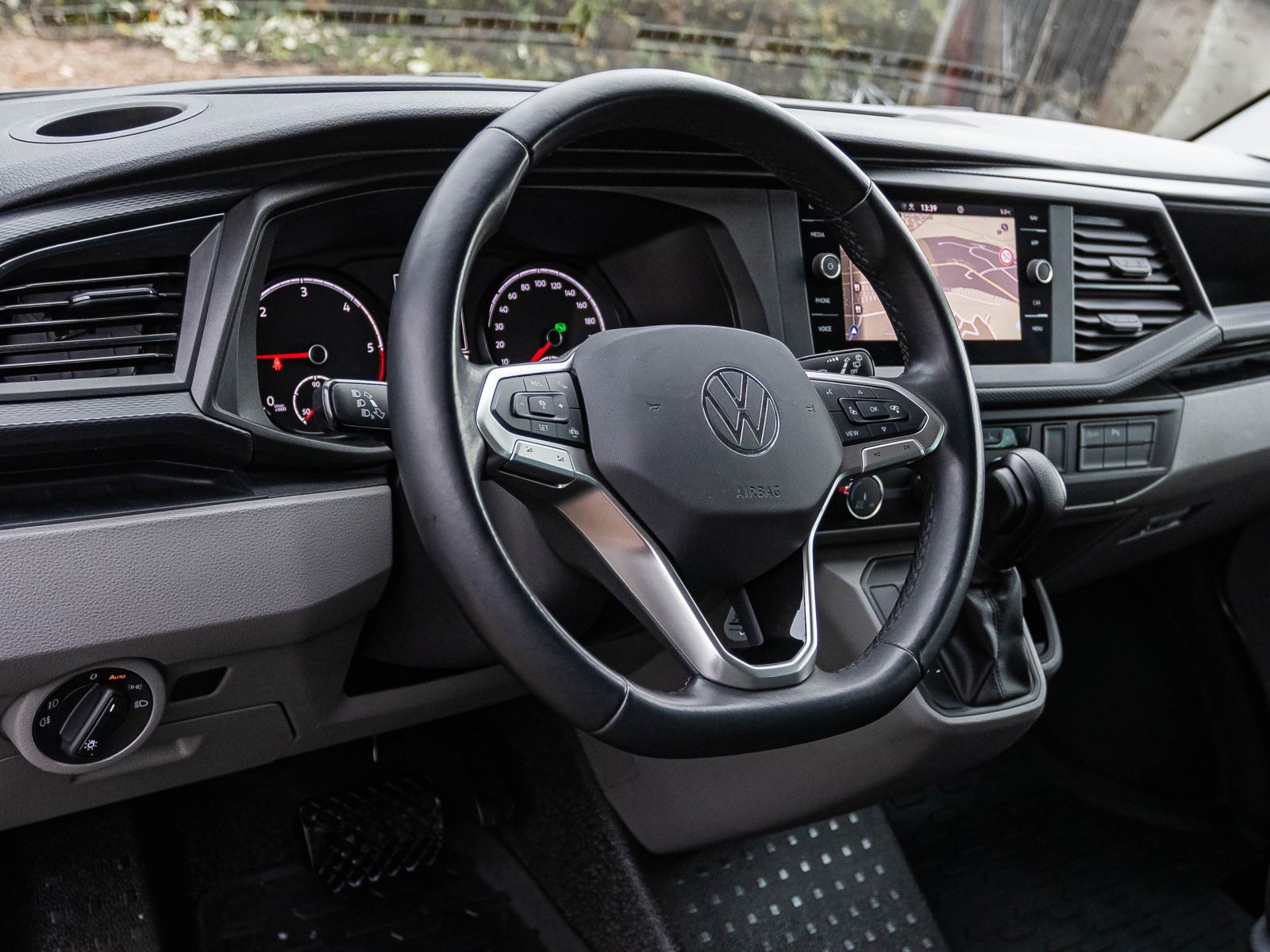 Volkswagen T6.1 Kombi 2.0TDI kR DSG Navi LED ACC CarPlay EPH