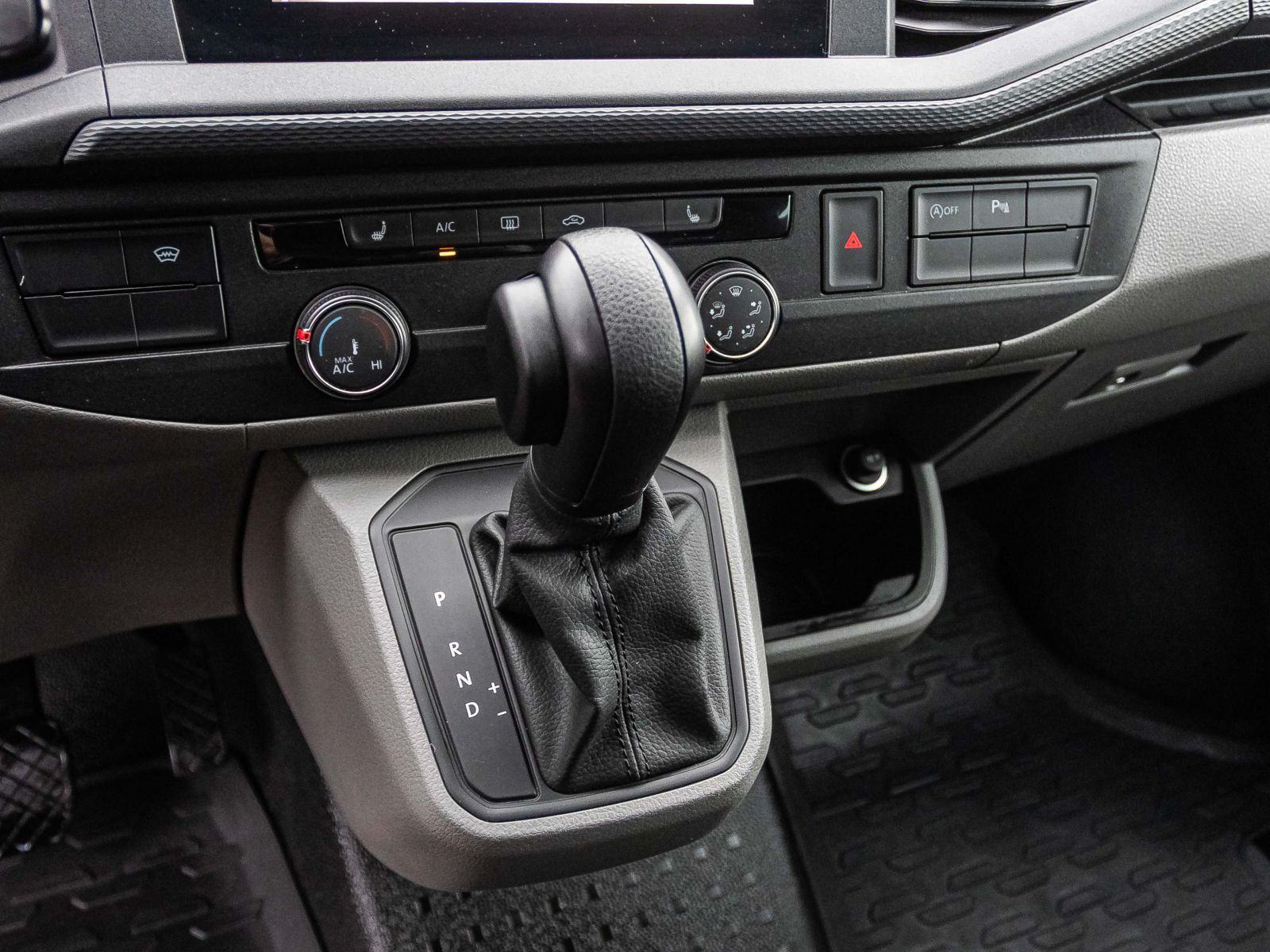 Volkswagen T6.1 Kombi 2.0TDI kR DSG Navi LED ACC CarPlay EPH