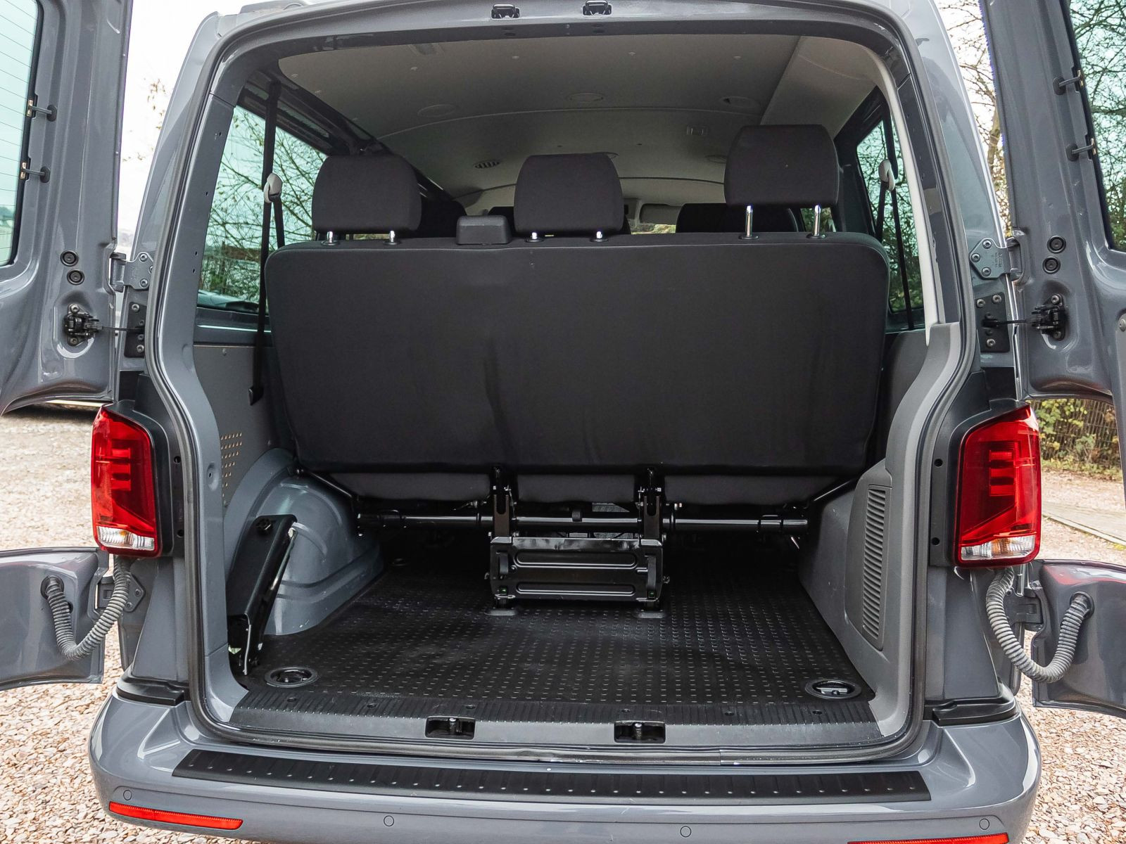 Volkswagen T6.1 Kombi 2.0TDI kR DSG Navi LED ACC CarPlay EPH