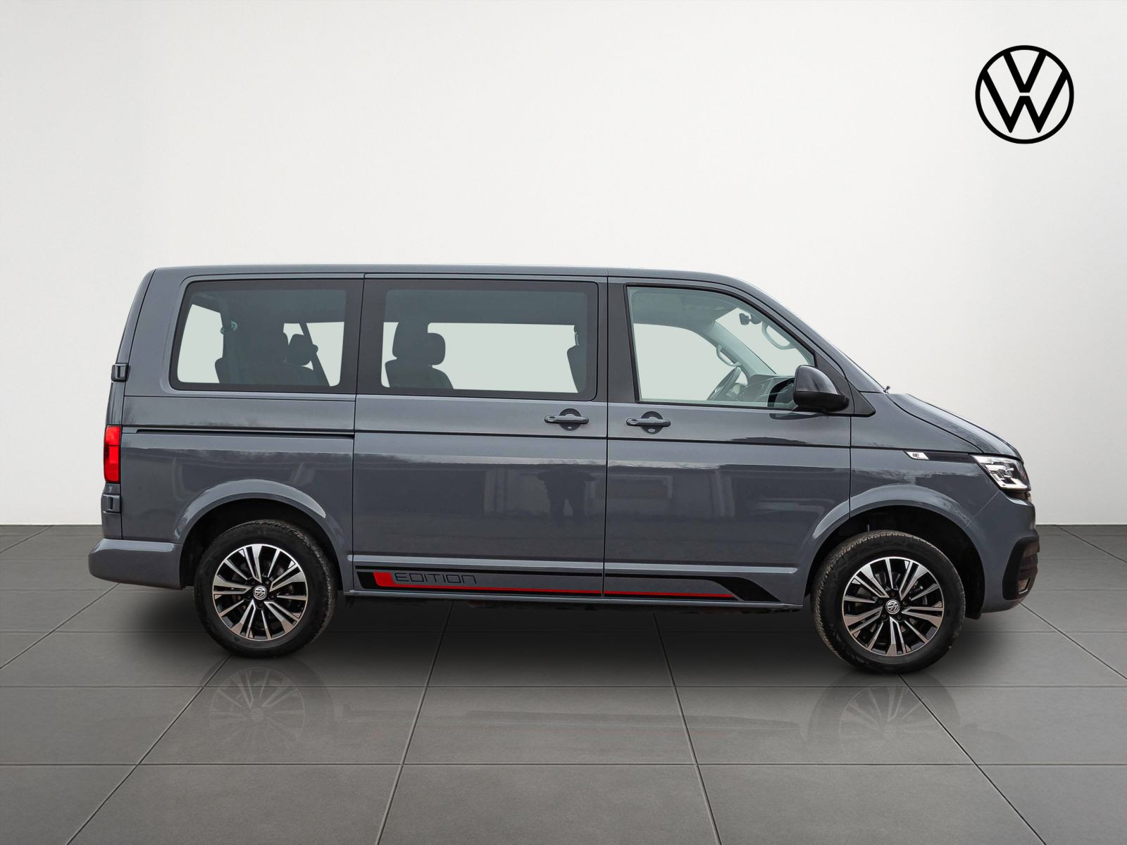 Volkswagen T6.1 Kombi 2.0TDI kR DSG Navi LED ACC CarPlay EPH