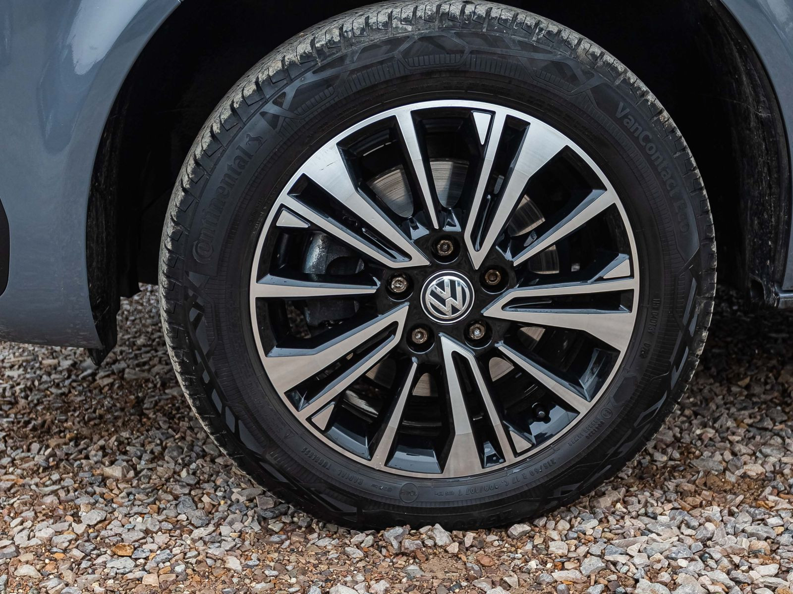 Volkswagen T6.1 Kombi 2.0TDI kR DSG Navi LED ACC CarPlay EPH