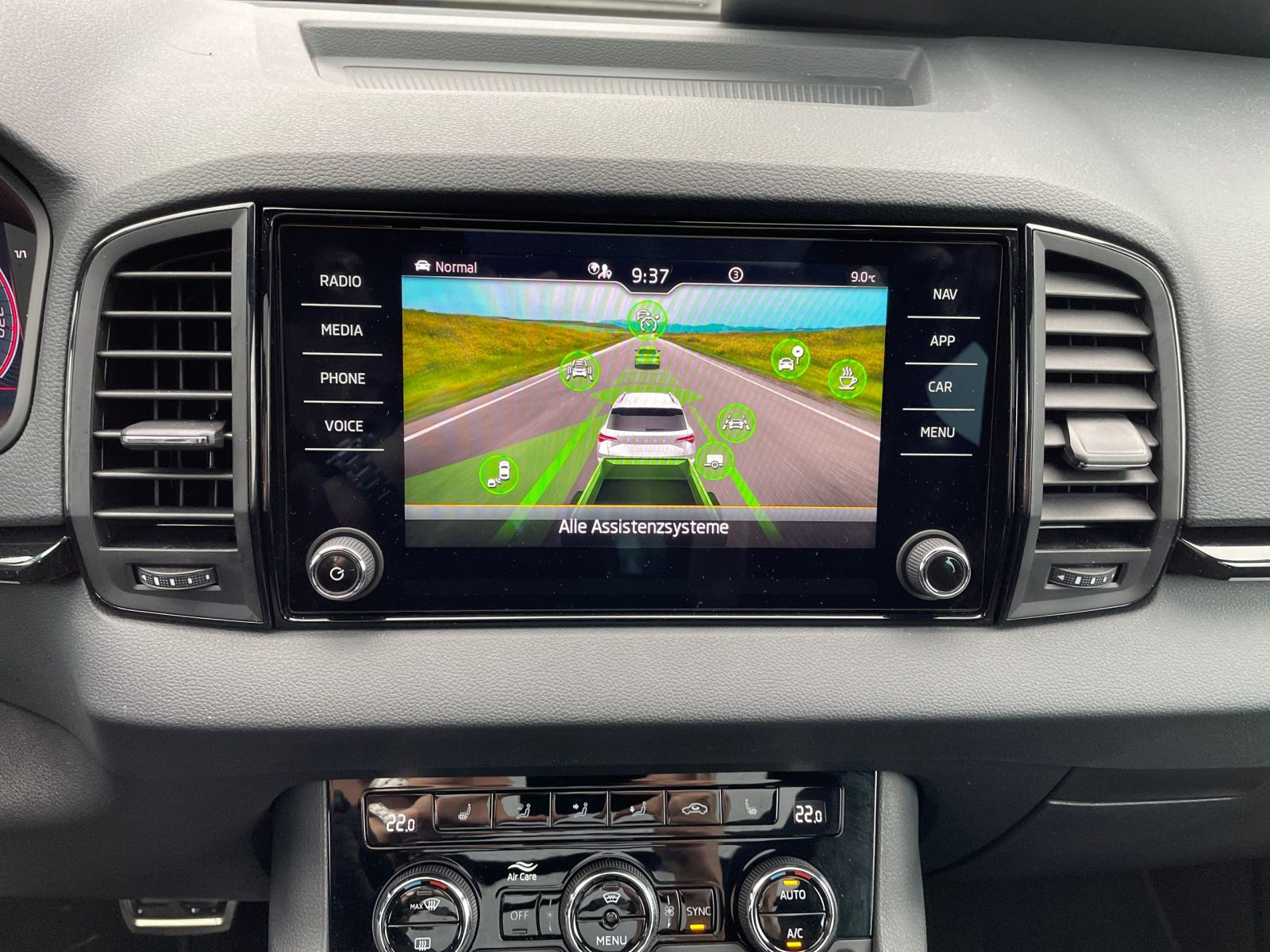 Skoda Karoq Sportline 2.0 TSI DSG 4x4 Panorama AHK LED