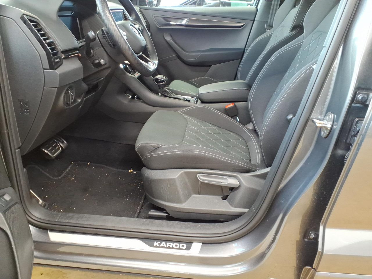 Skoda Karoq Sportline 2.0 TSI DSG 4x4 Panorama AHK LED