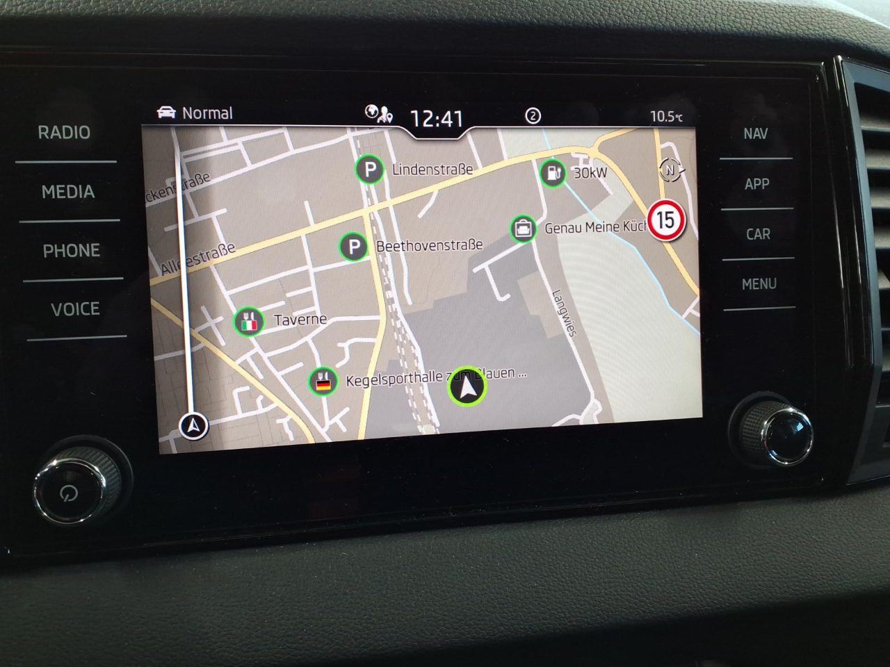 Skoda Karoq Sportline 2.0 TSI DSG 4x4 Panorama AHK LED