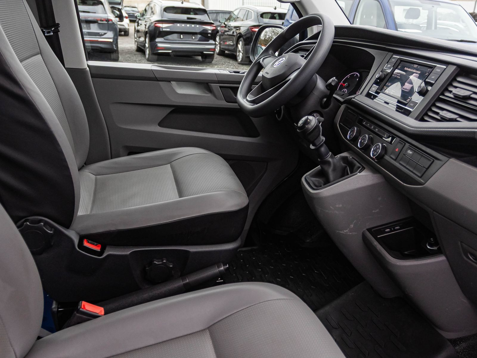 Volkswagen T6.1 Kombi LR 2.0 TDI Klima CarPlay