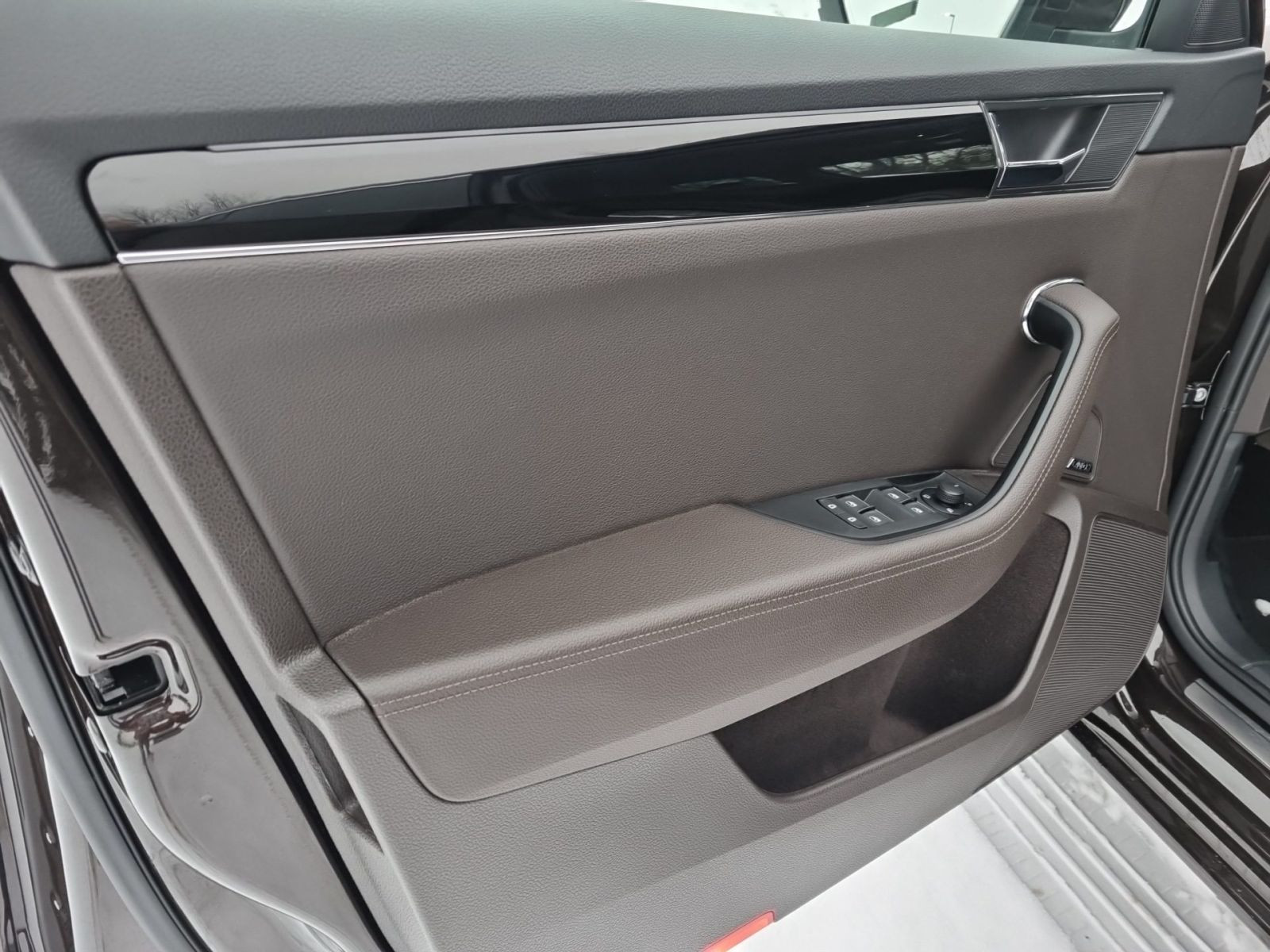 Skoda Superb Combi L&K 2,0TSI Virtual LED GRA Navi AHK