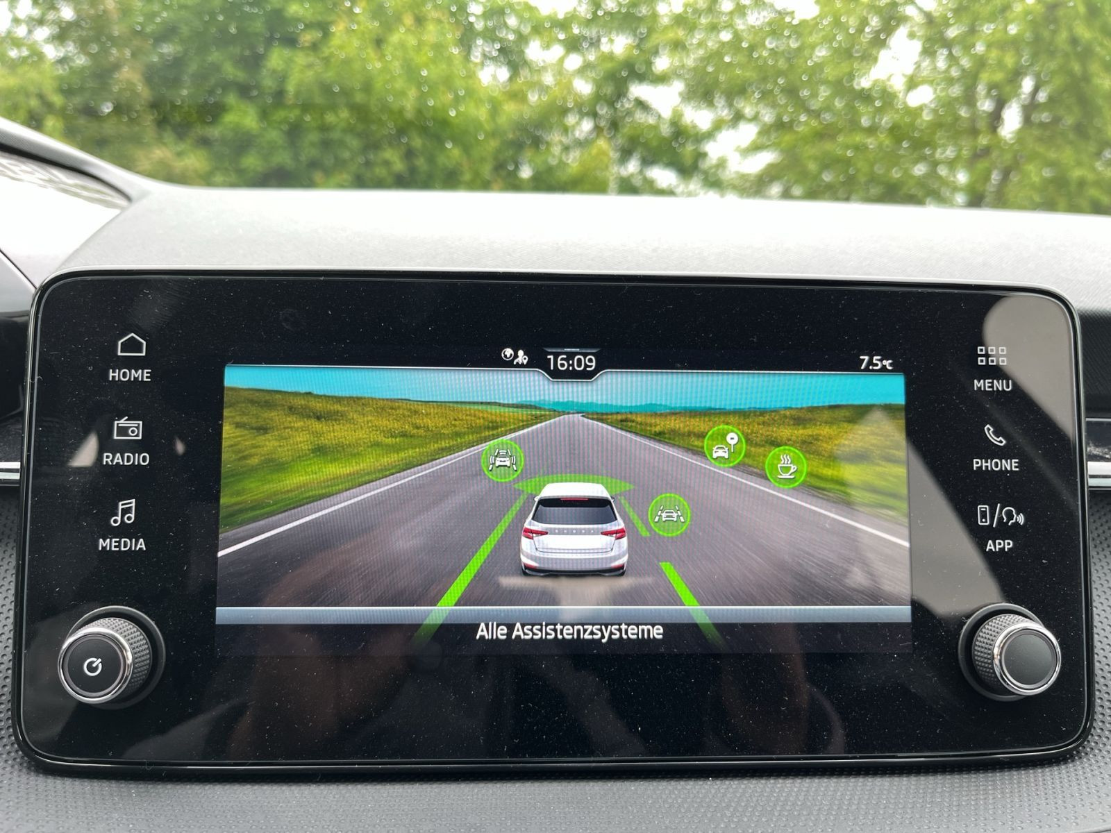 Skoda Fabia Essence 1,0 MPI LED KLIMA PDC Lane Assist