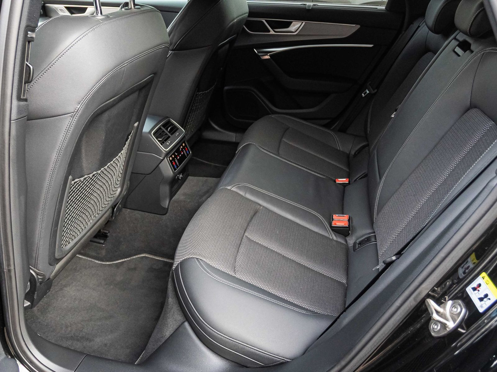 Audi A6 Avant S Line 55TFSIe qu. Navi LED ACC AHK