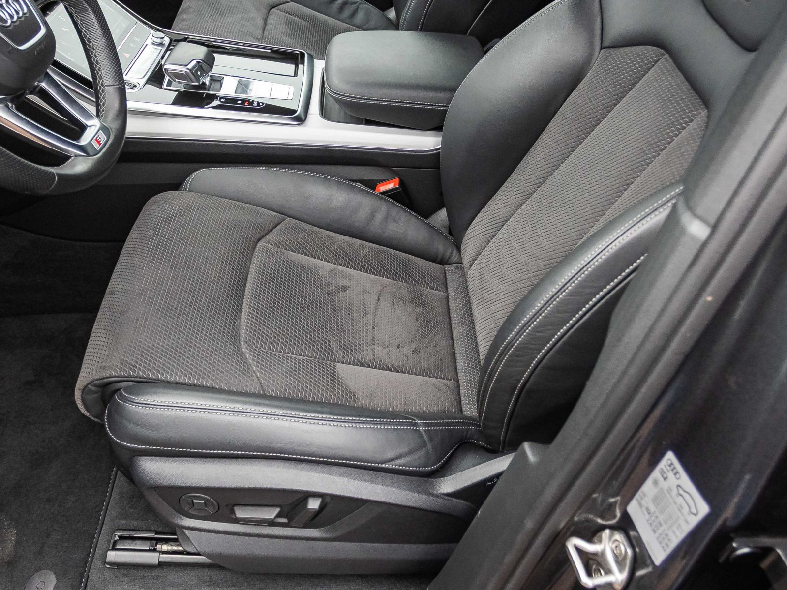 Audi Q7 S line 55TFSI e qu Navi LED Standklima GRA