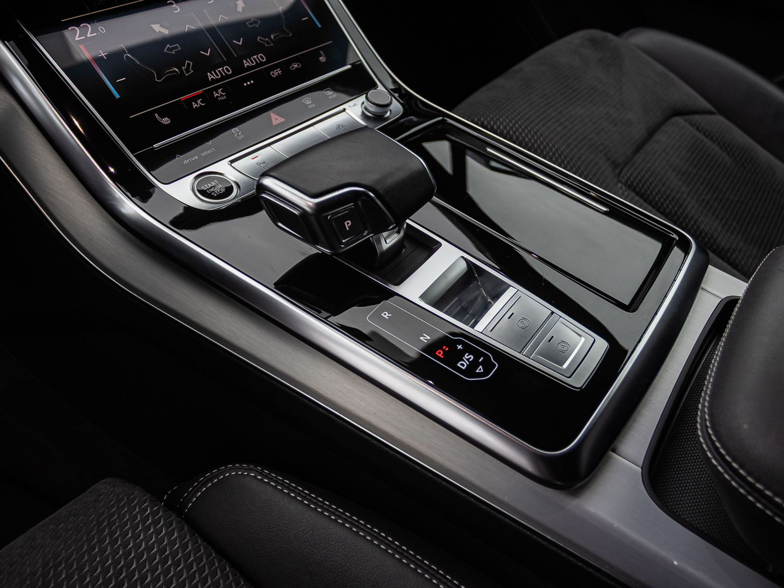 Audi Q7 S line 55TFSI e qu Navi LED Standklima GRA