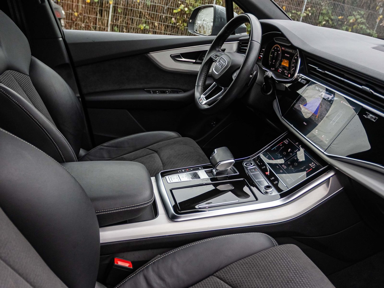 Audi Q7 S line 55TFSI e qu Navi LED Standklima GRA