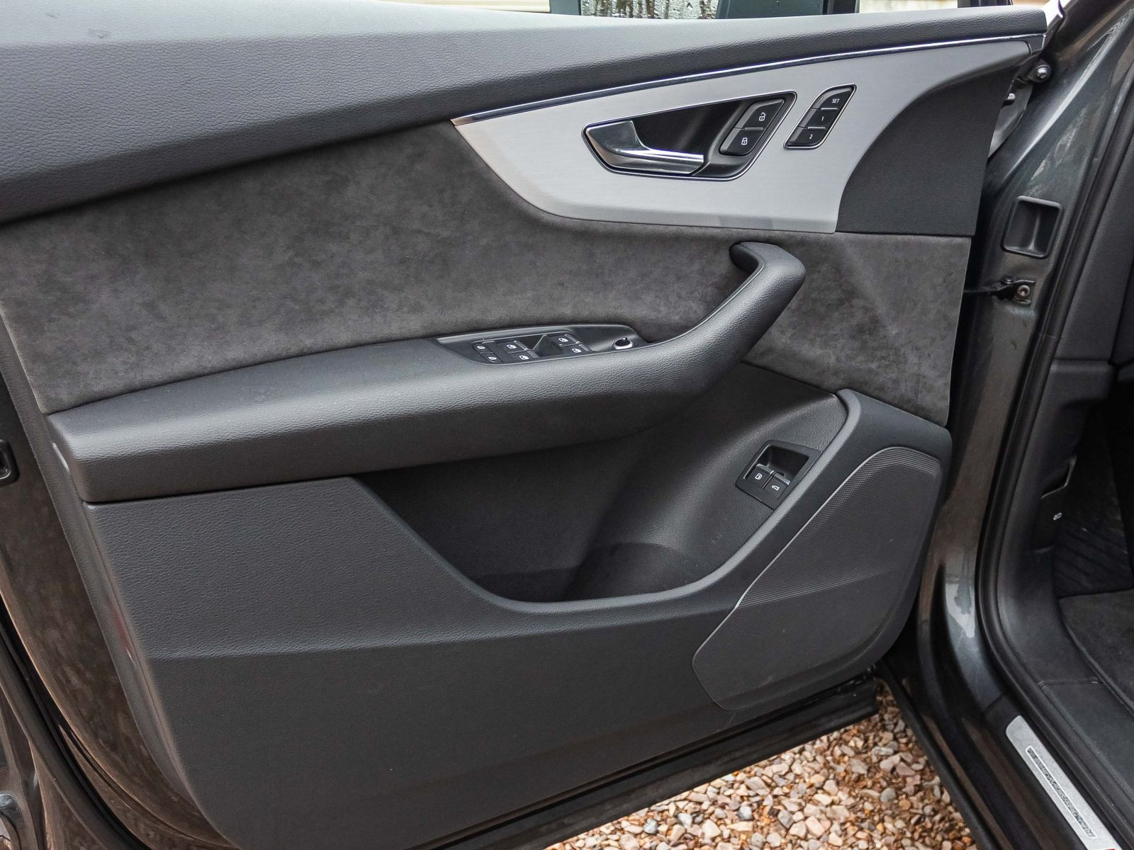 Audi Q7 S line 55TFSI e qu Navi LED Standklima GRA