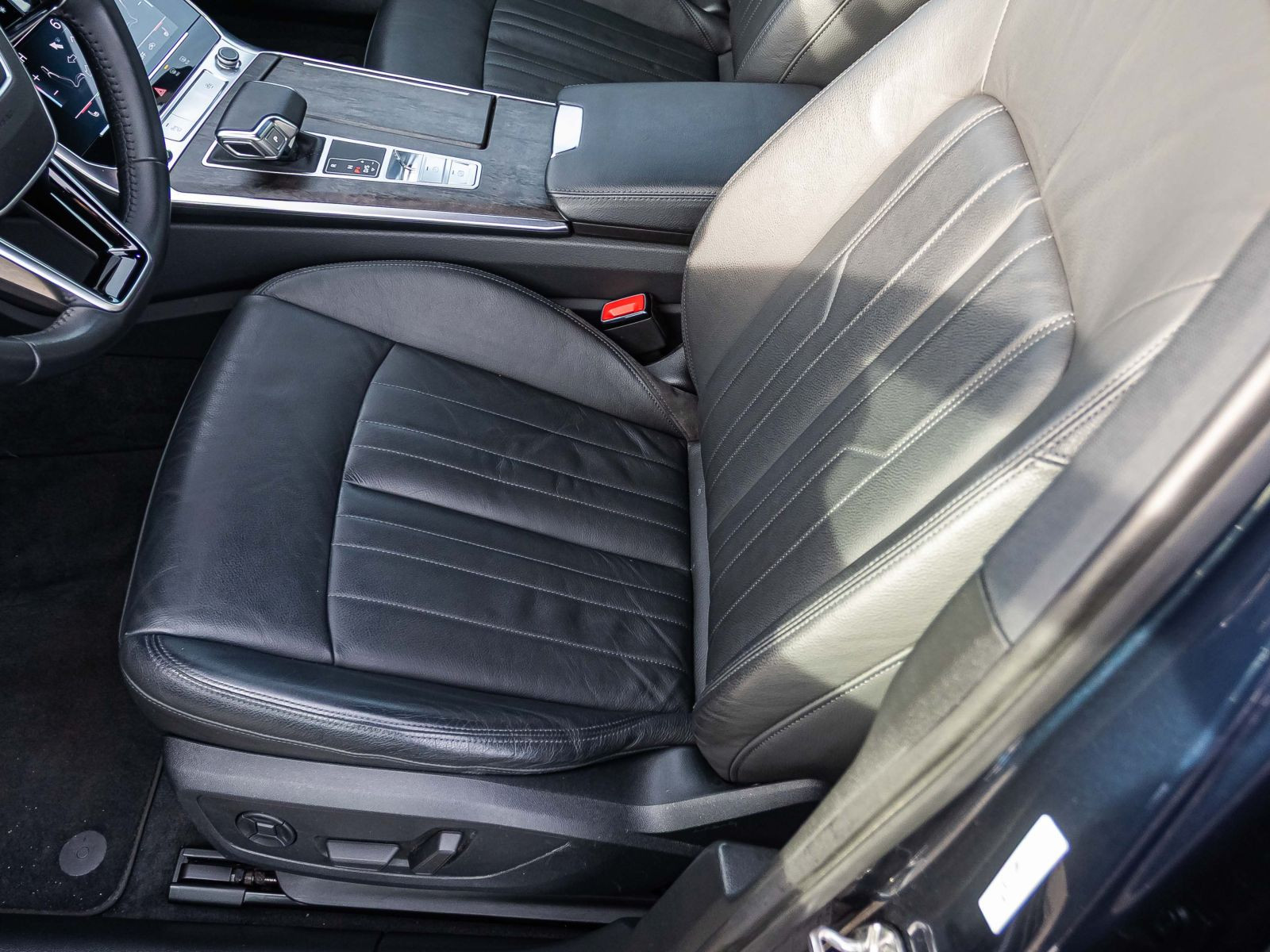 Audi A6 Avant Design 40TDI qu. Stronic Navi LED ACC