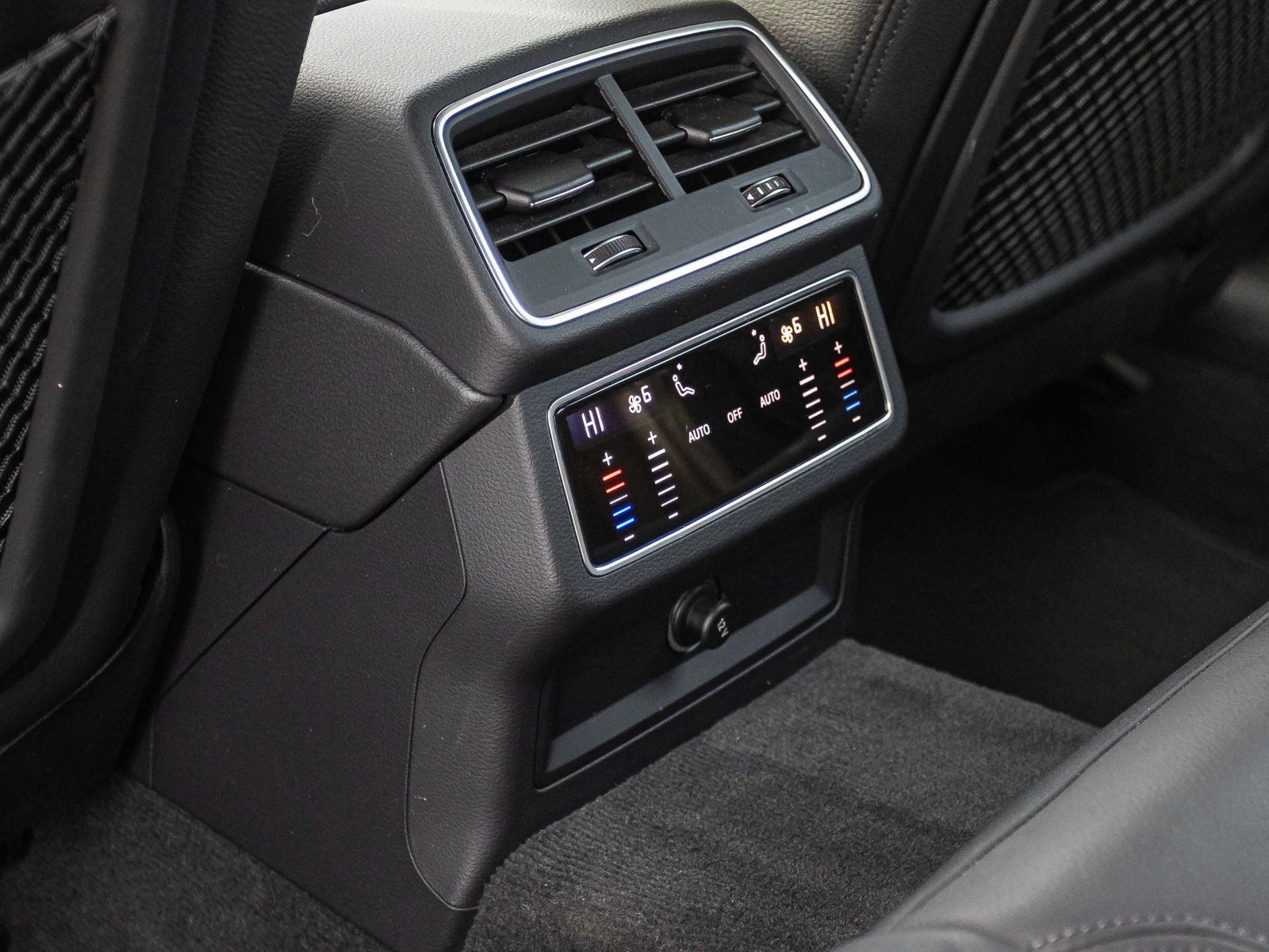 Audi A6 Avant Design 40TDI qu. Stronic Navi LED ACC