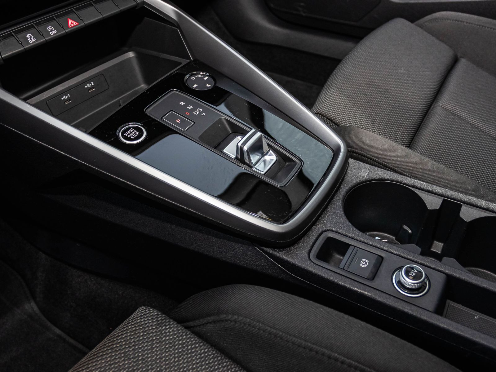 Audi A3 Sportback Advanced 35TFSI Stronic Navi LED Panorama