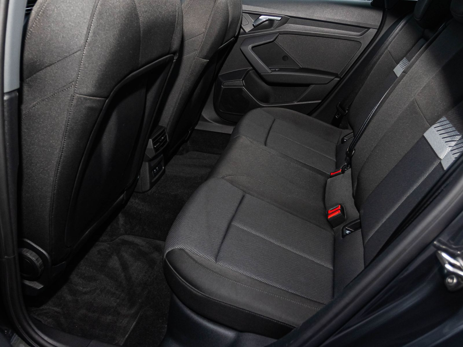 Audi A3 Sportback Advanced 35TFSI Stronic Navi LED Panorama