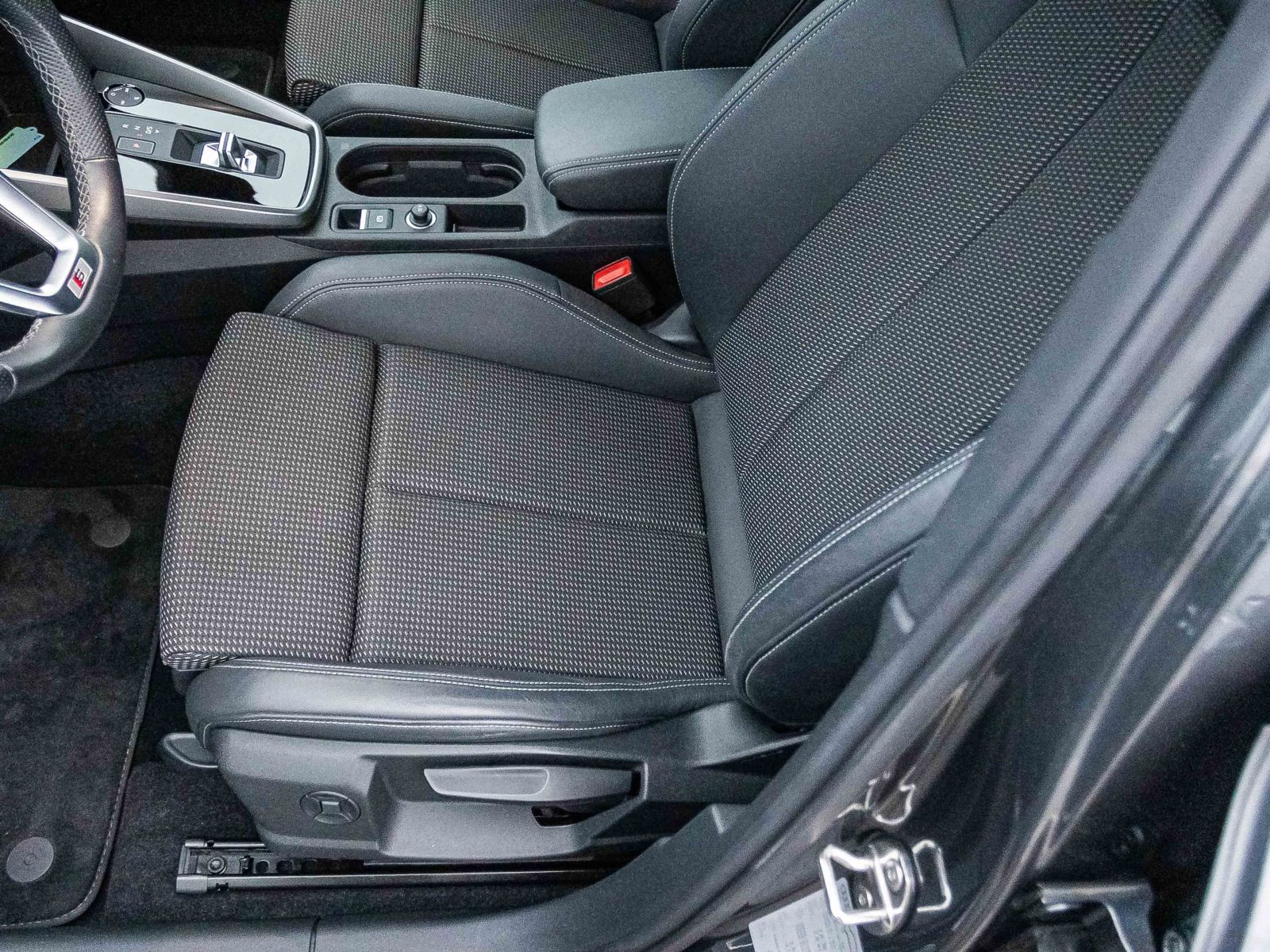 Audi A3 Sportback S line 40TFSI e Stronic Navi LED ACC AHK