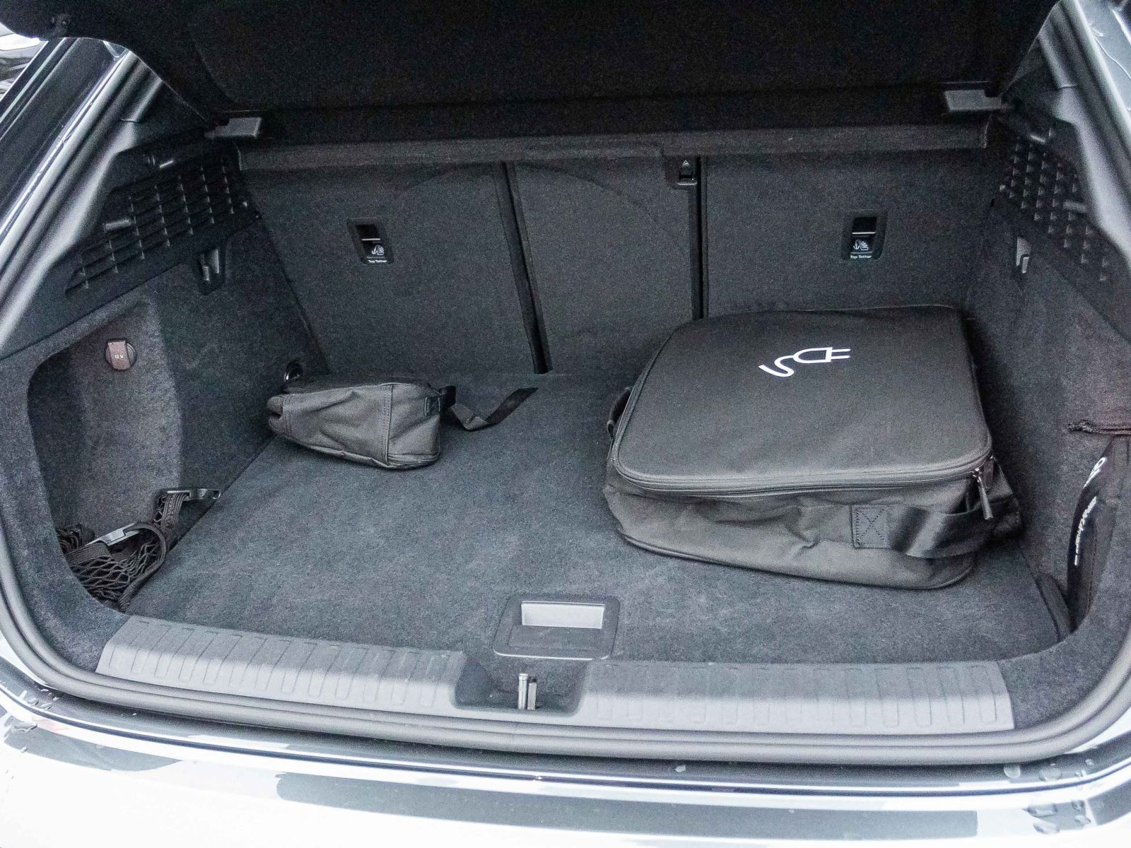 Audi A3 Sportback S line 40TFSI e Stronic Navi LED ACC AHK