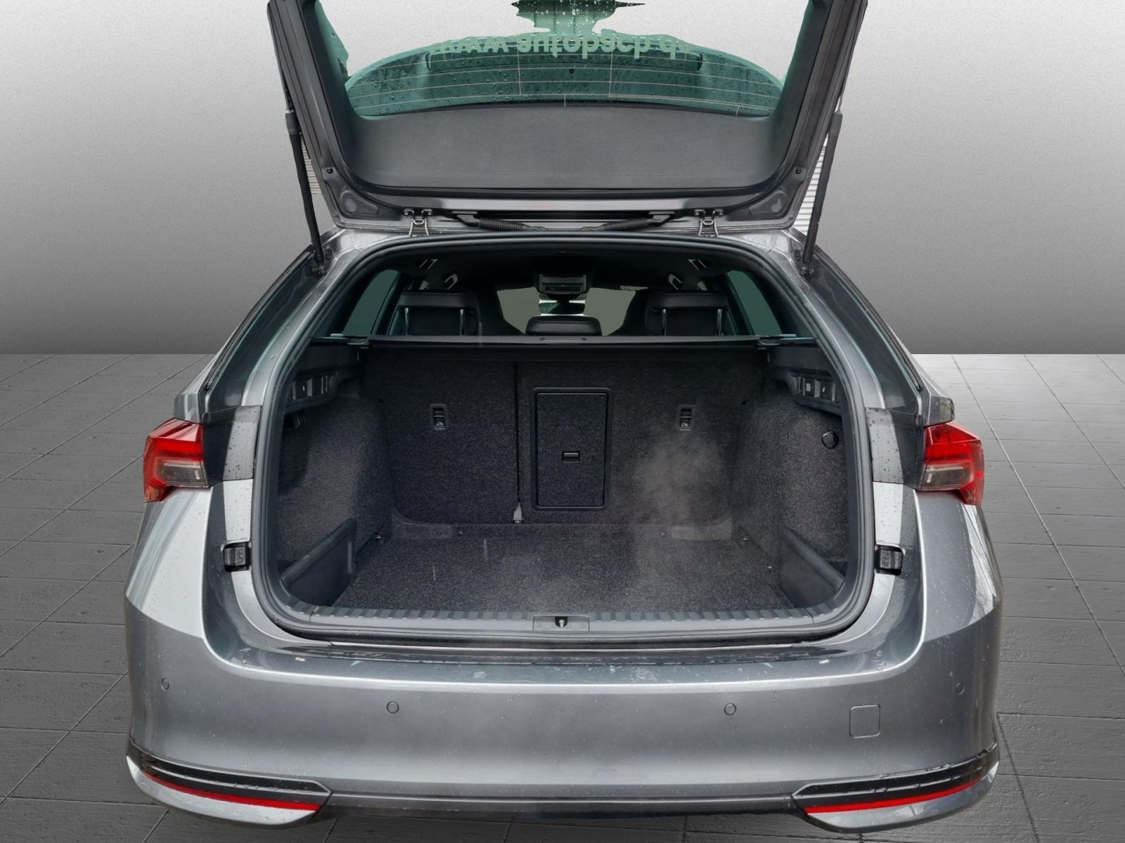 Skoda Octavia Combi Sportline 1,5 TSI mHEV DSG AHK LED