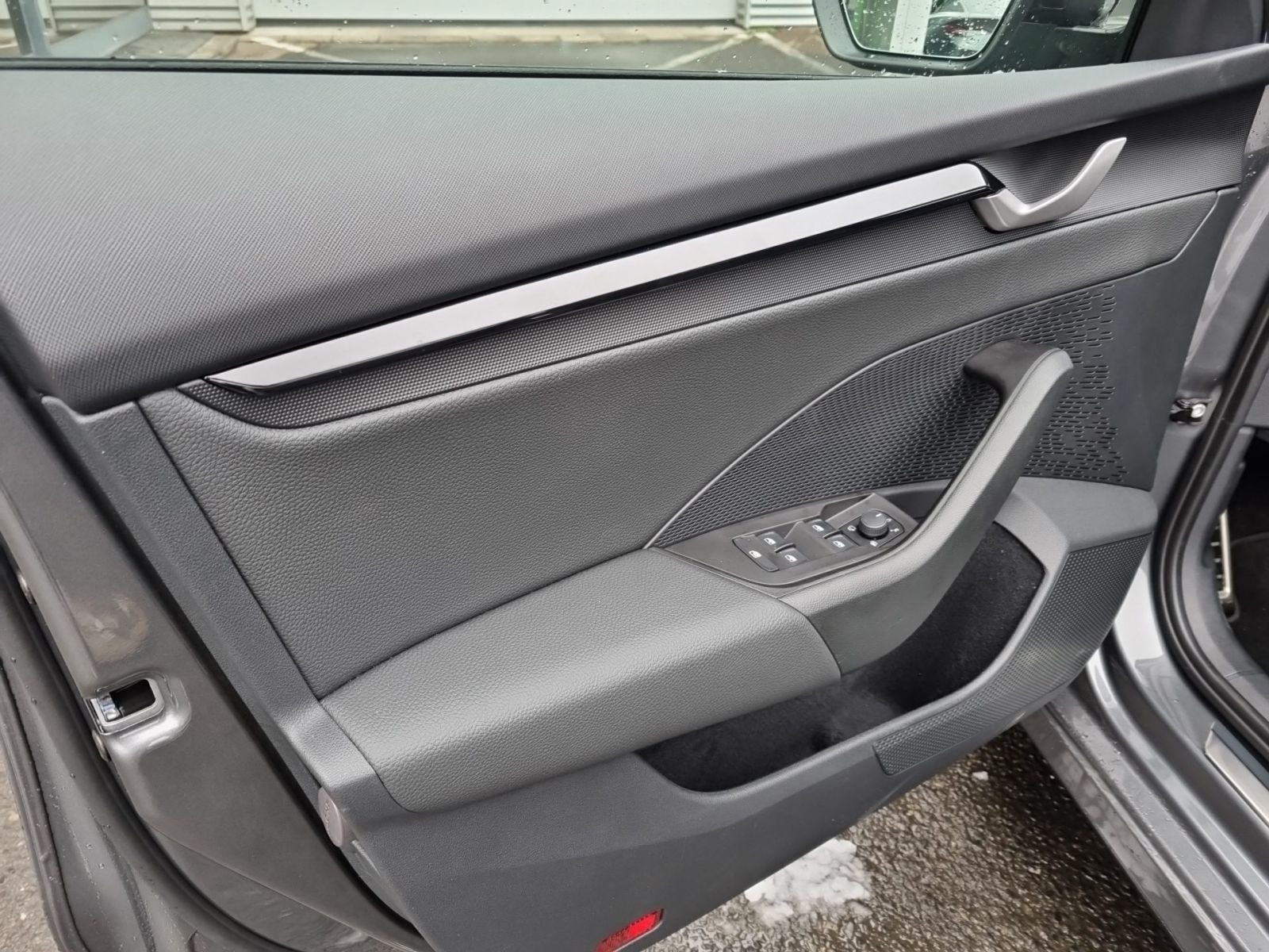 Skoda Octavia Combi Sportline 1,5 TSI mHEV DSG AHK LED