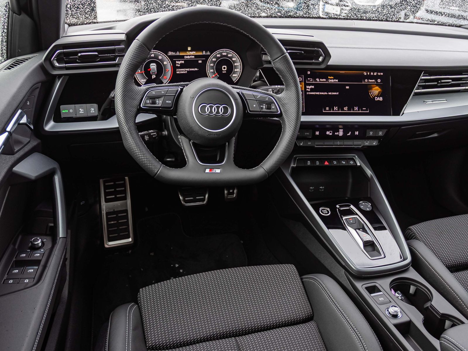 Audi A3 Sportback S line TFSI 150PS Stronic Business Plus Klimatisierung Plus S-Interieur