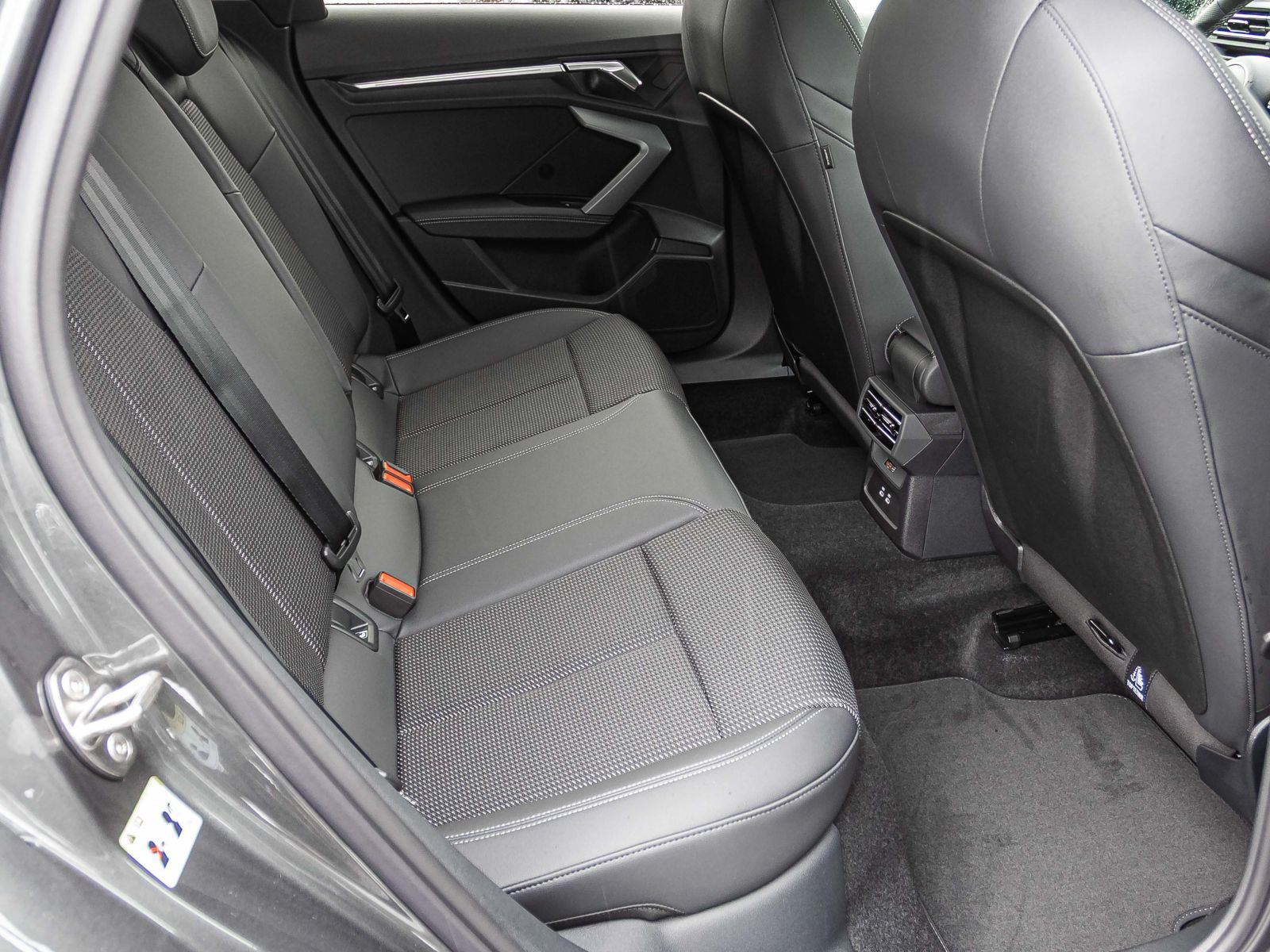 Audi A3 Sportback S line TFSI 150PS Stronic Business Plus Klimatisierung Plus S-Interieur