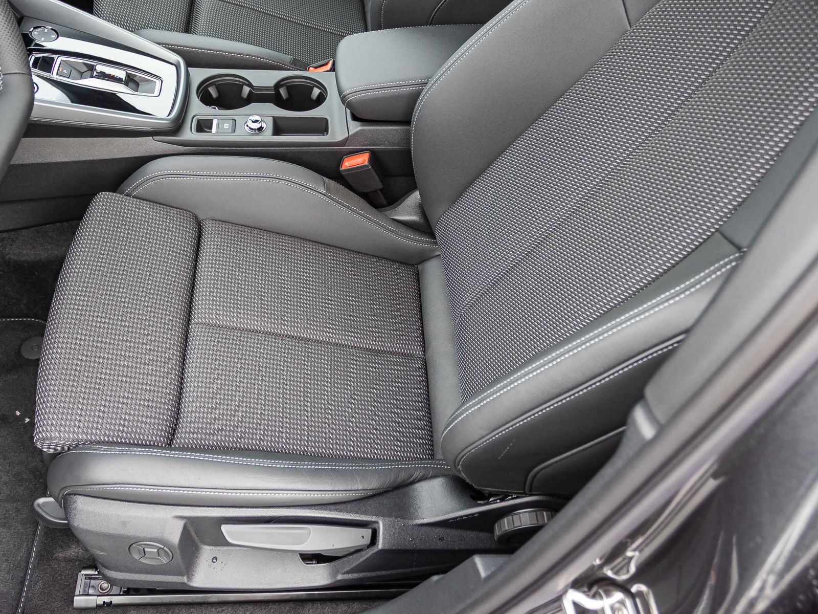 Audi A3 Sportback S line TFSI 150PS Stronic Business Plus Klimatisierung Plus S-Interieur