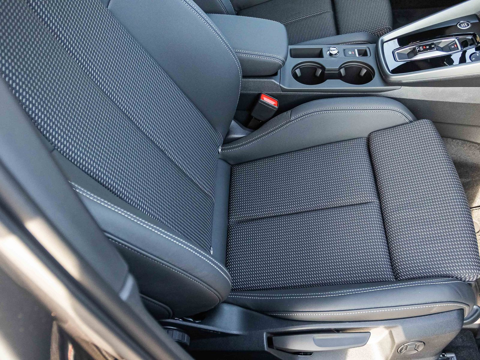 Audi A3 Sportback advanced TFSI 150PS S tronic S-Sportsitze Business  LED