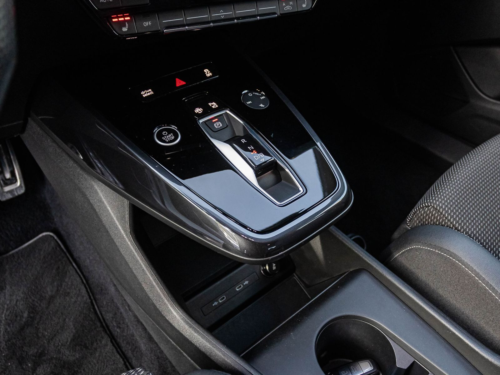 Audi Q4 Sportback s line e-tron Navi LED Standkl ACC EPH