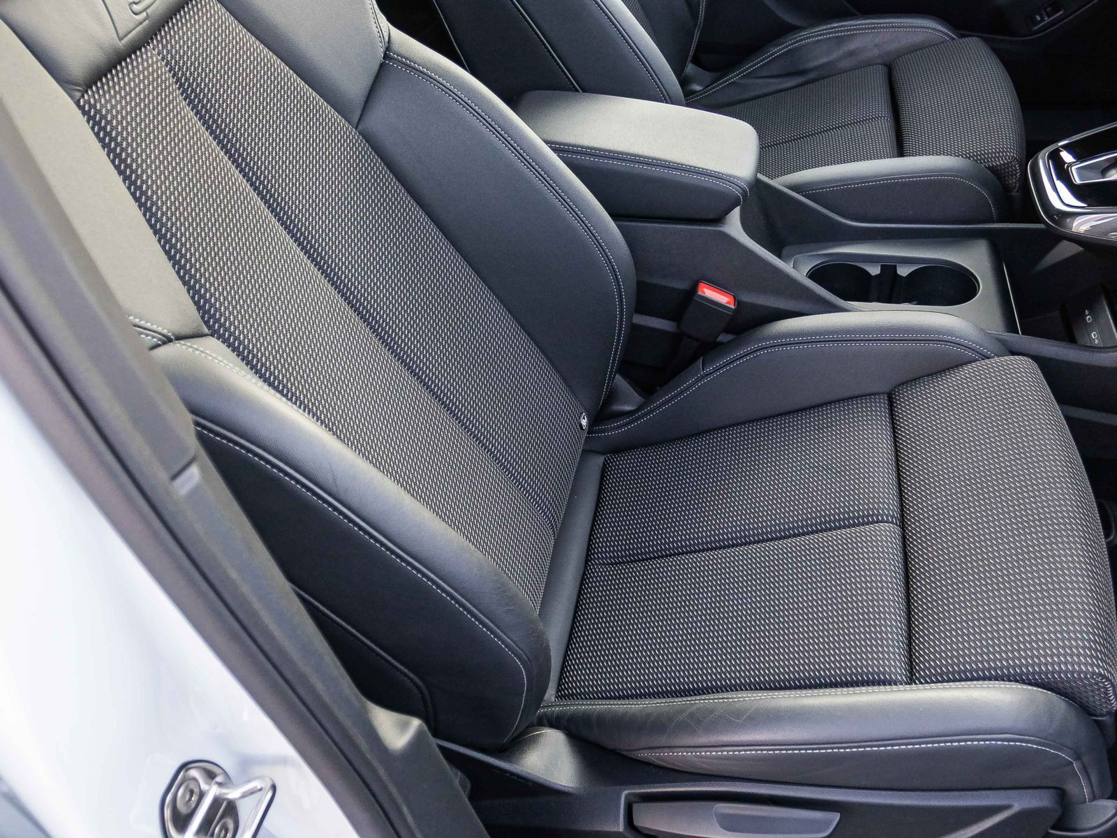 Audi Q4 Sportback s line e-tron Navi LED Standkl ACC EPH