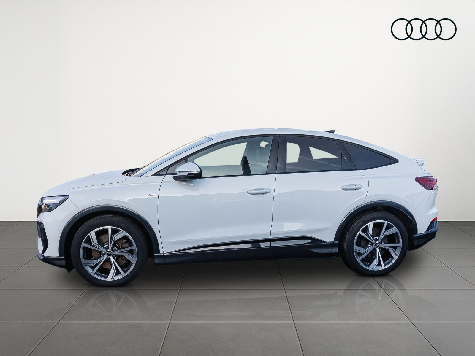 Audi Q4 Sportback s line e-tron Navi LED Standkl ACC EPH