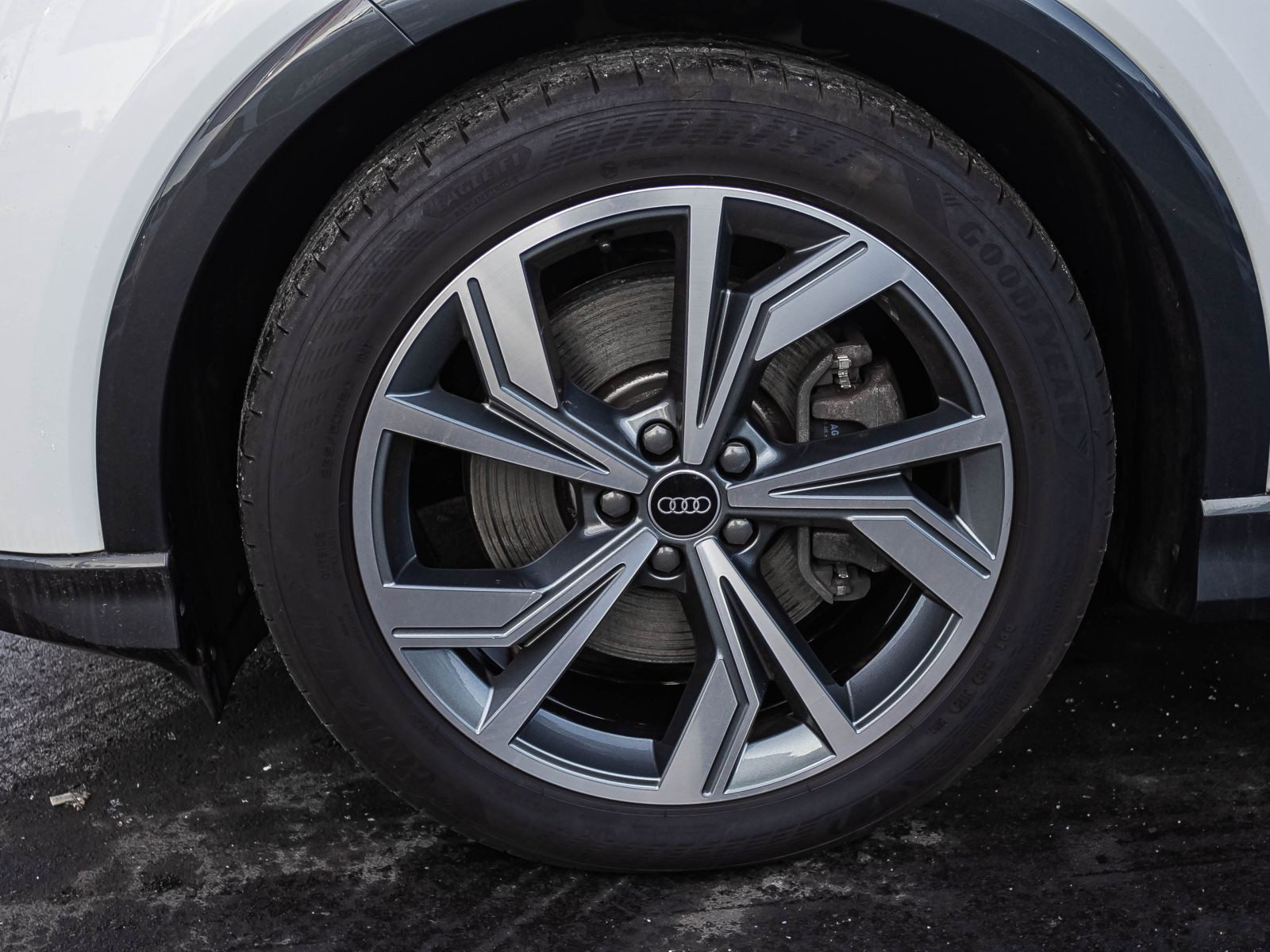 Audi Q4 Sportback s line e-tron Navi LED Standkl ACC EPH