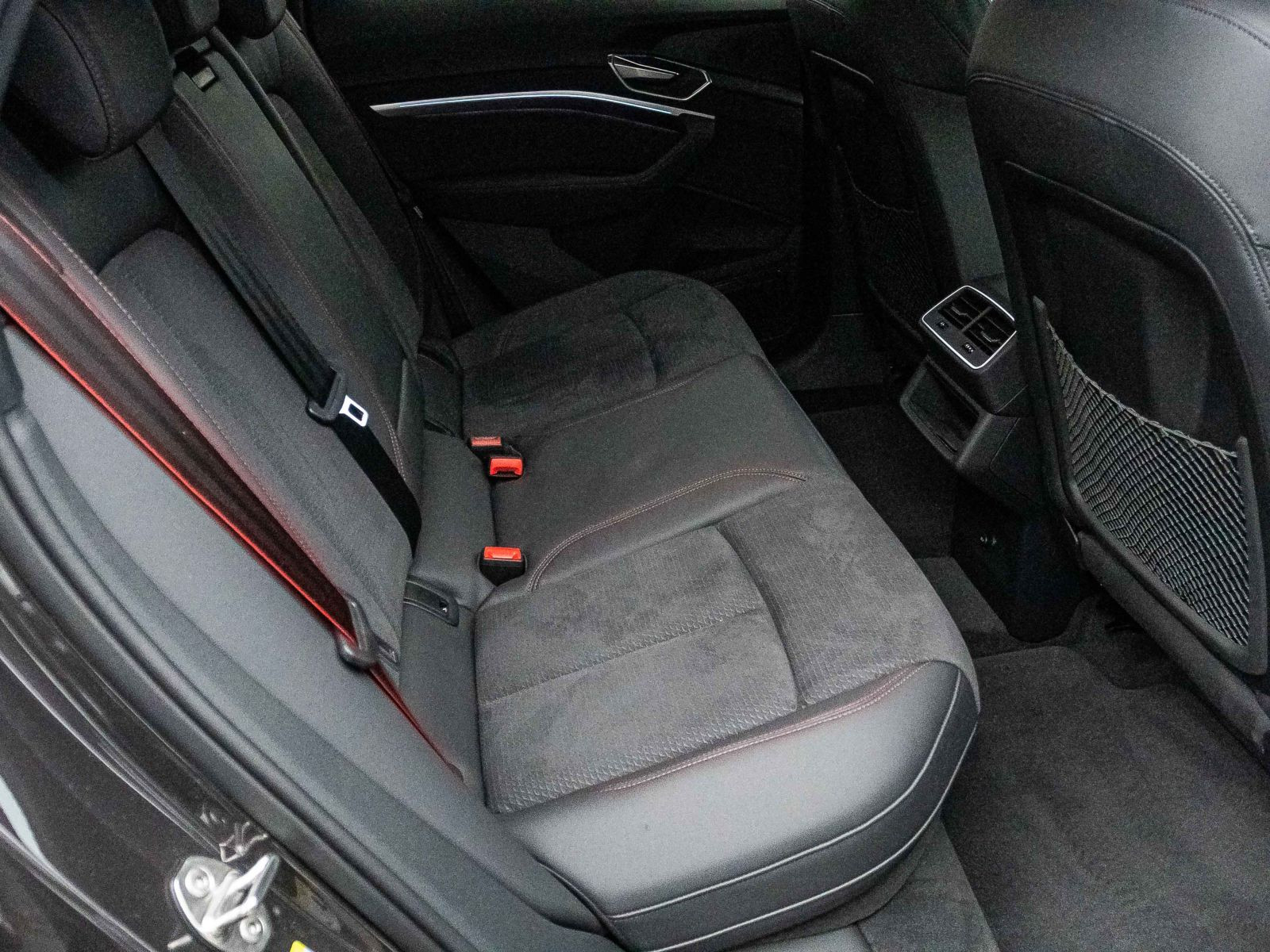 Audi Q8 Sportback e-tron S line Standklima Luftfederung