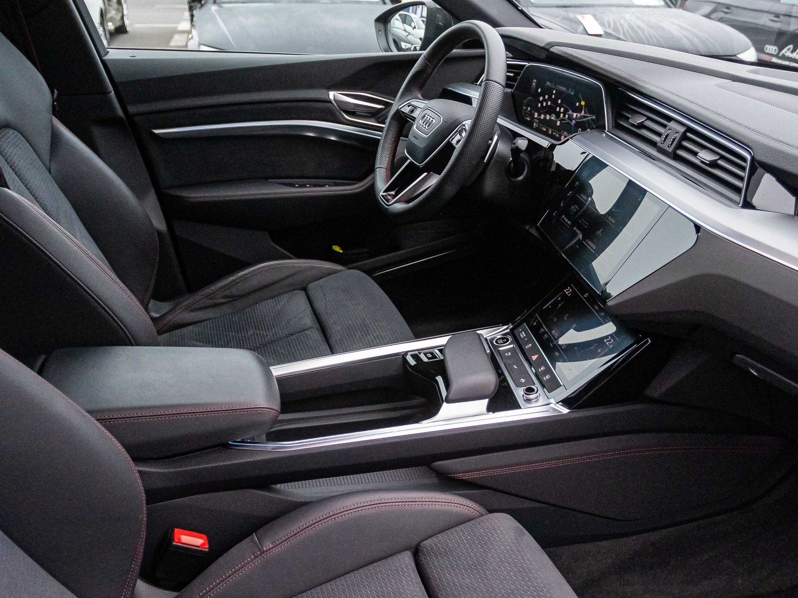 Audi Q8 Sportback e-tron S line Standklima Luftfederung