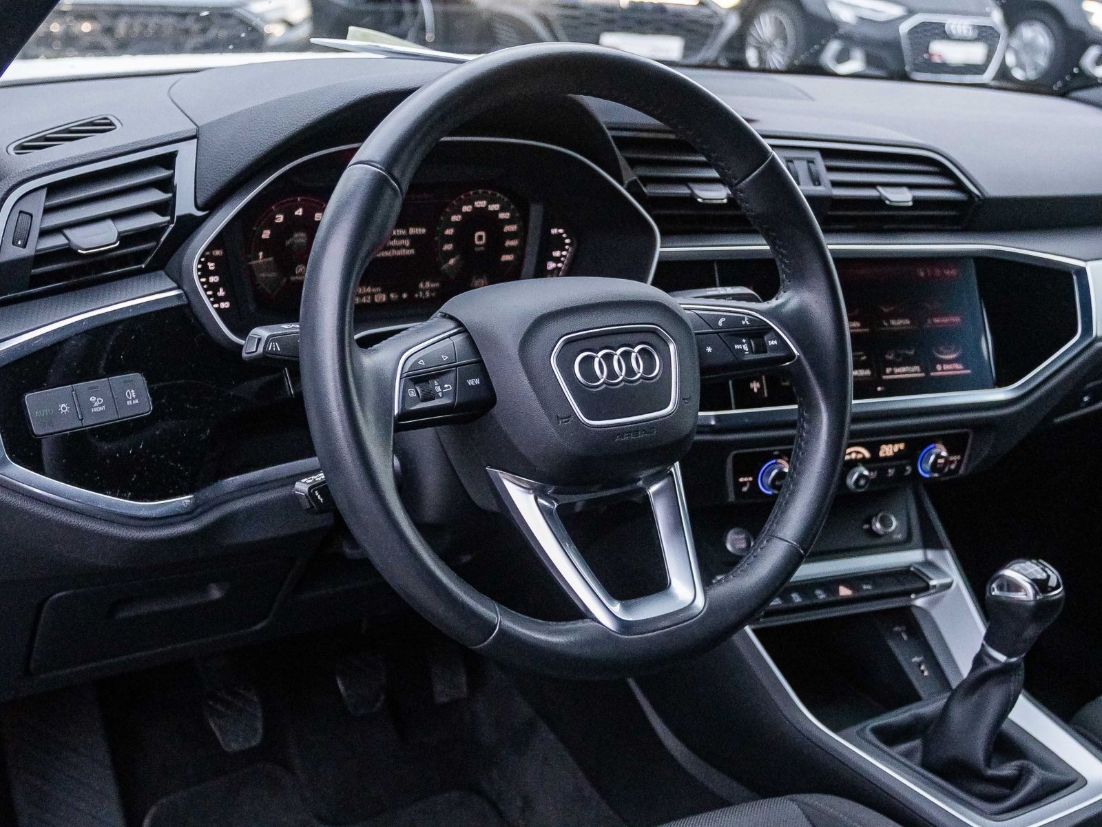 Audi Q3 advanced Navi LED GRA CarPlay EPH DAB