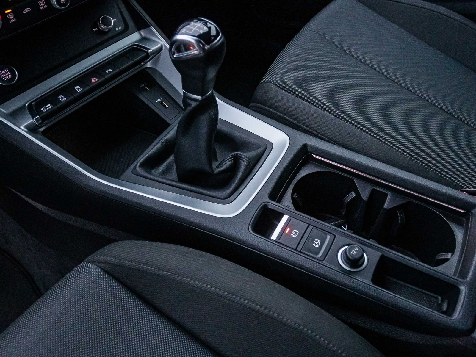 Audi Q3 advanced Navi LED GRA CarPlay EPH DAB