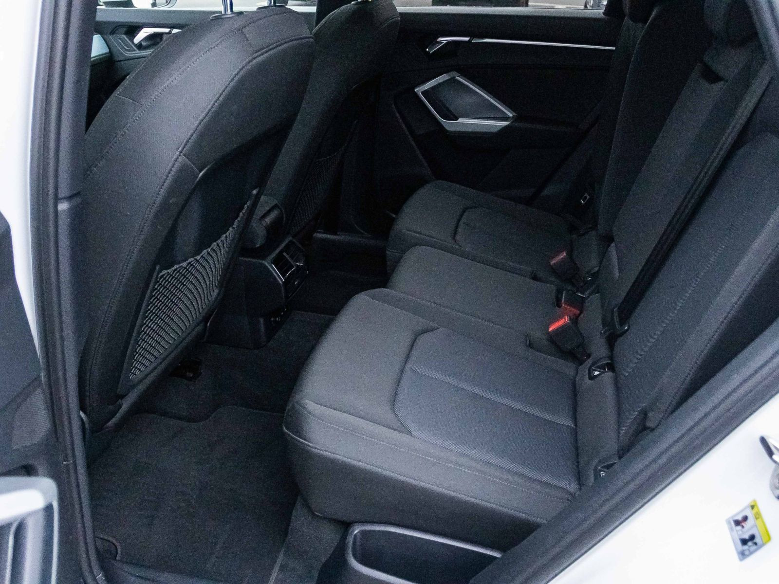 Audi Q3 advanced Navi LED GRA CarPlay EPH DAB