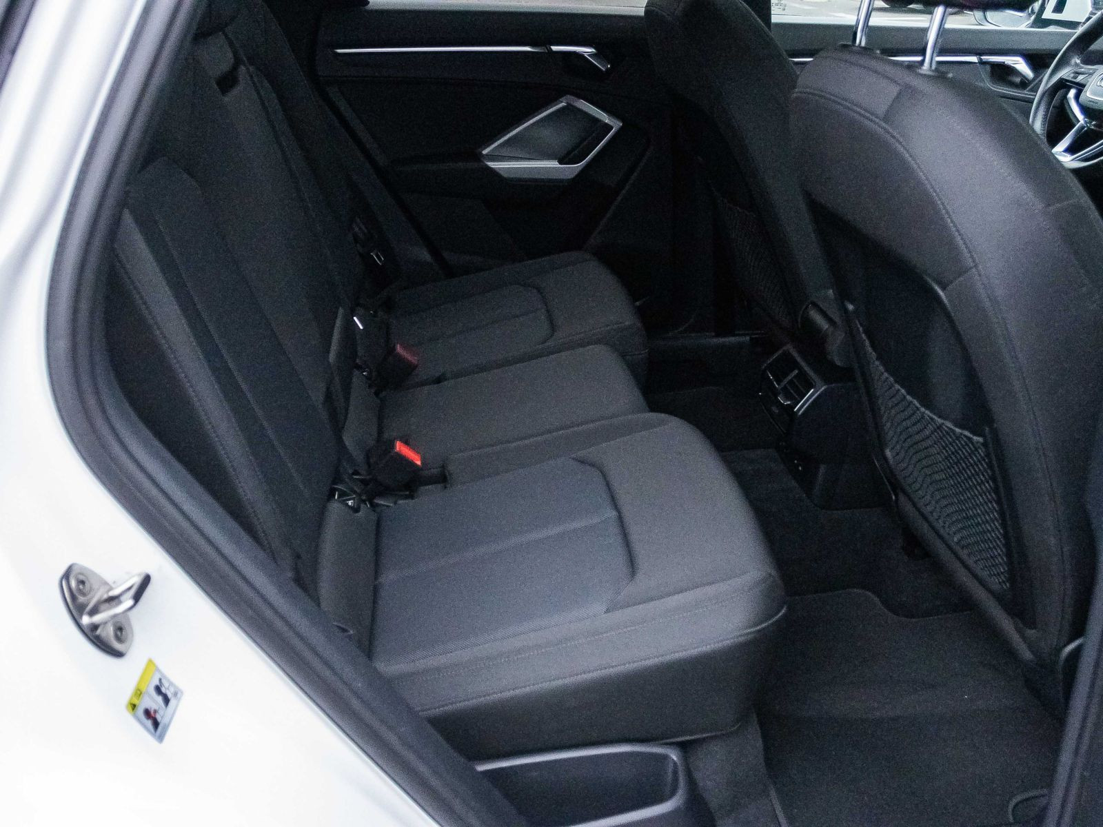 Audi Q3 advanced Navi LED GRA CarPlay EPH DAB