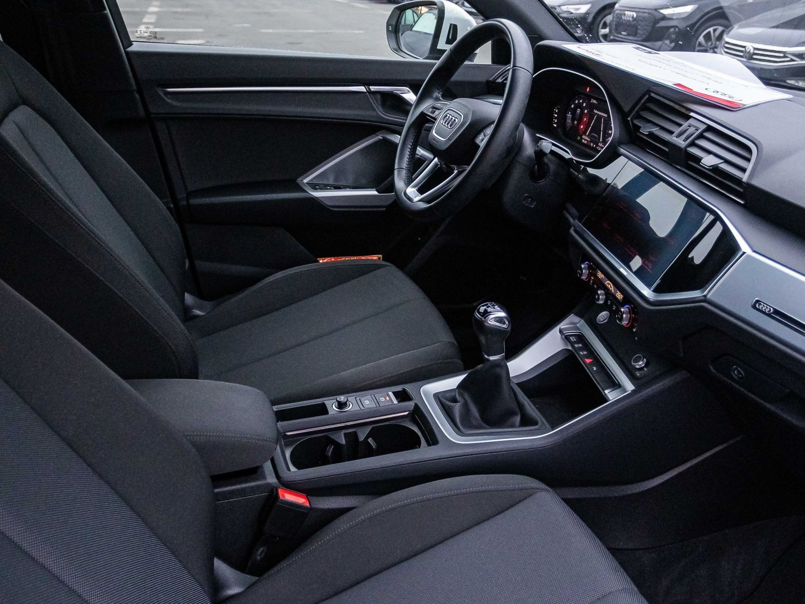 Audi Q3 advanced Navi LED GRA CarPlay EPH DAB