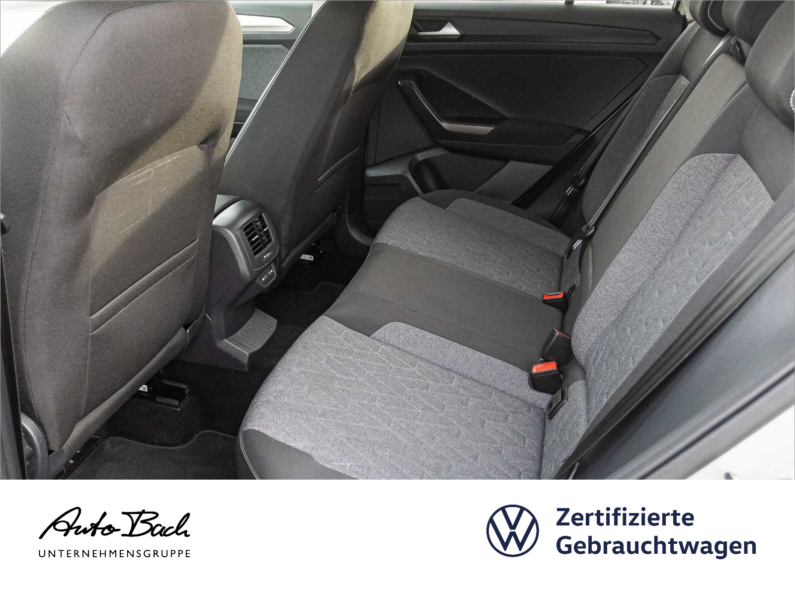 Volkswagen T-Roc 1.5 TSI MOVE DSG LED CarPlay EPH DAB