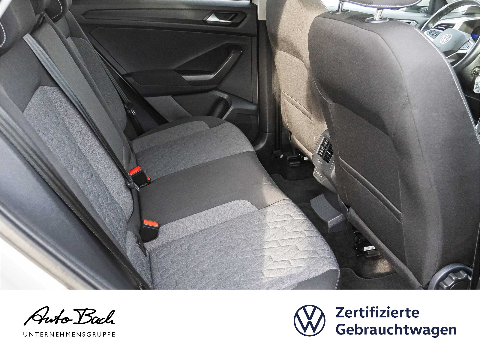 Volkswagen T-Roc 1.5 TSI MOVE DSG LED CarPlay EPH DAB