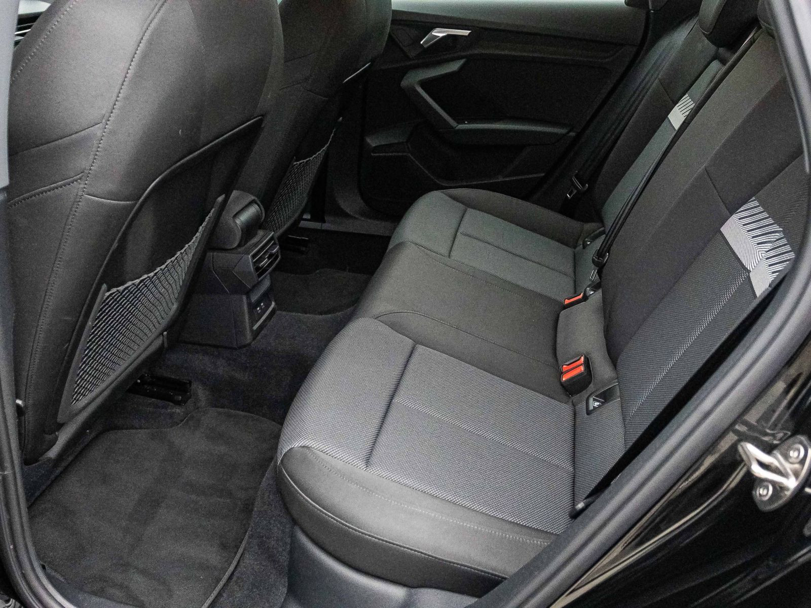 Audi A3 Sportback Advanced 30TFSI Navi LED GRA EPH DAB