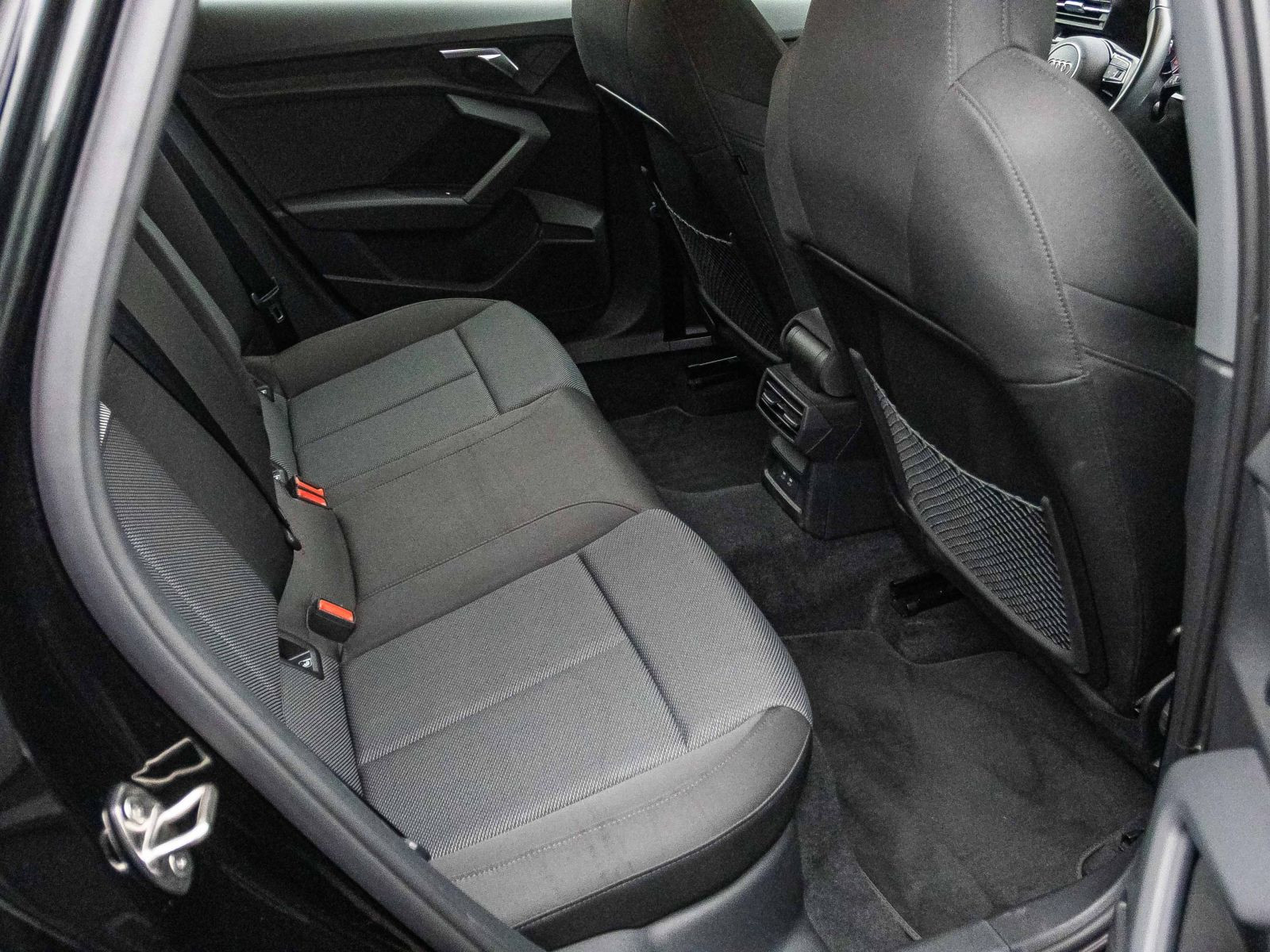 Audi A3 Sportback Advanced 30TFSI Navi LED GRA EPH DAB